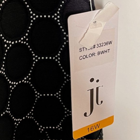 Julia Jordan Cap Sleeve Fit/Flare Jacquard Dress - Black/White - 16W - Picture 9 of 11